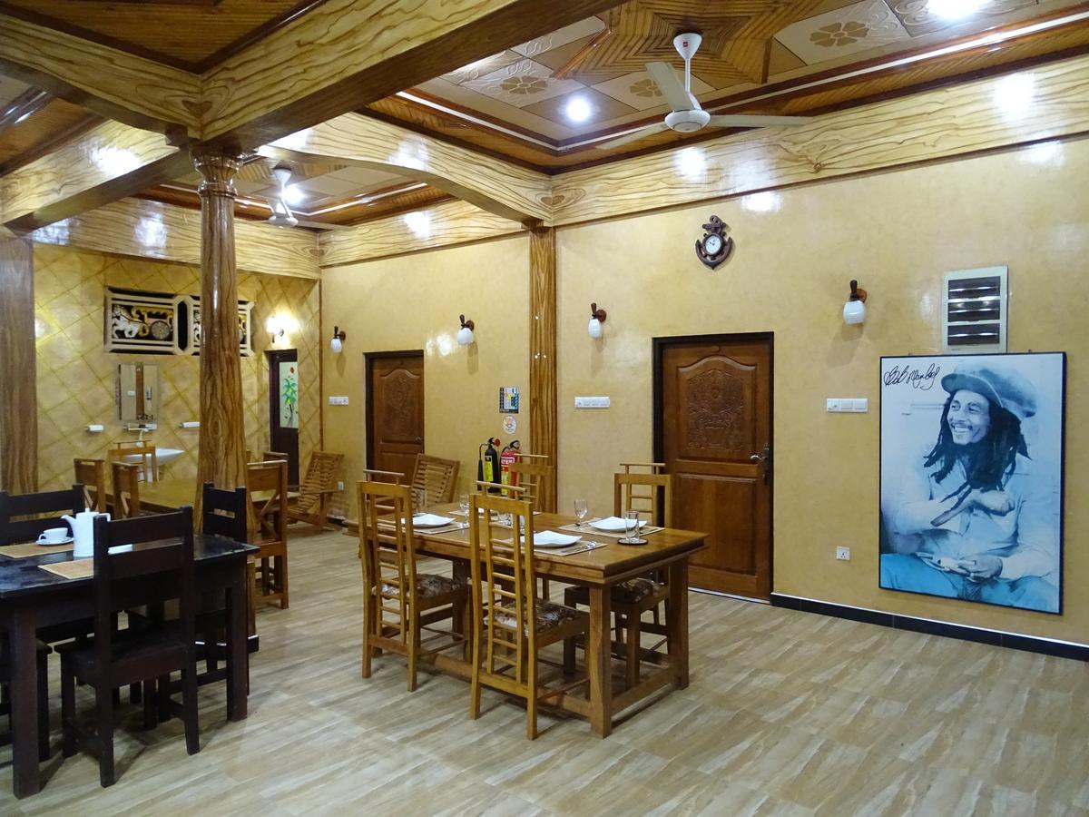 Mama'S Here Resort קלפיטייה מראה חיצוני תמונה