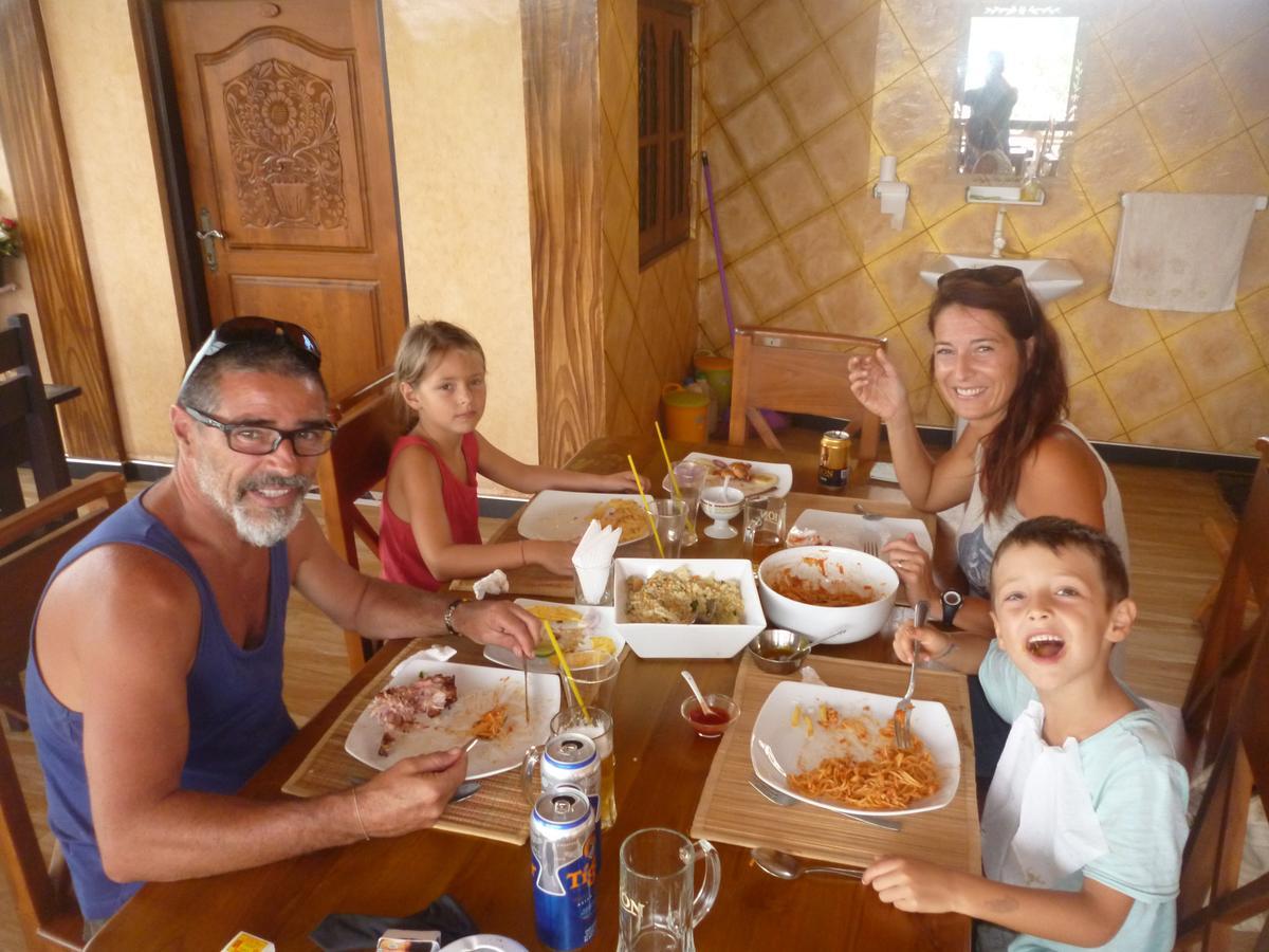 Mama'S Here Resort קלפיטייה מראה חיצוני תמונה
